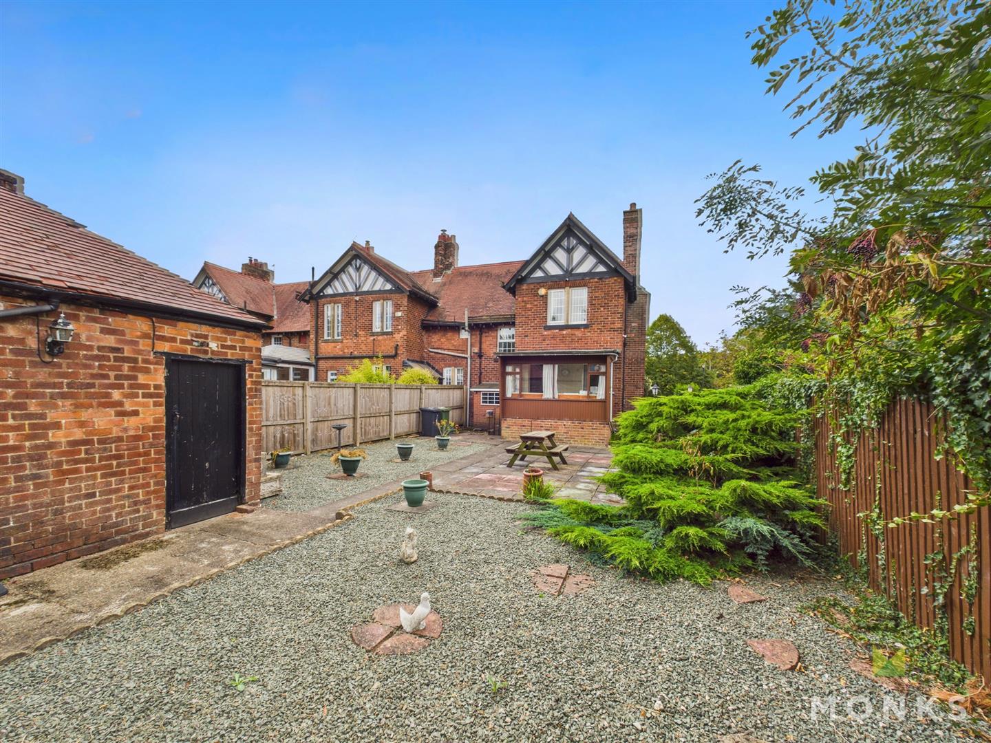 1 Station Avenue, Wrexham, LL14 5LU For Sale